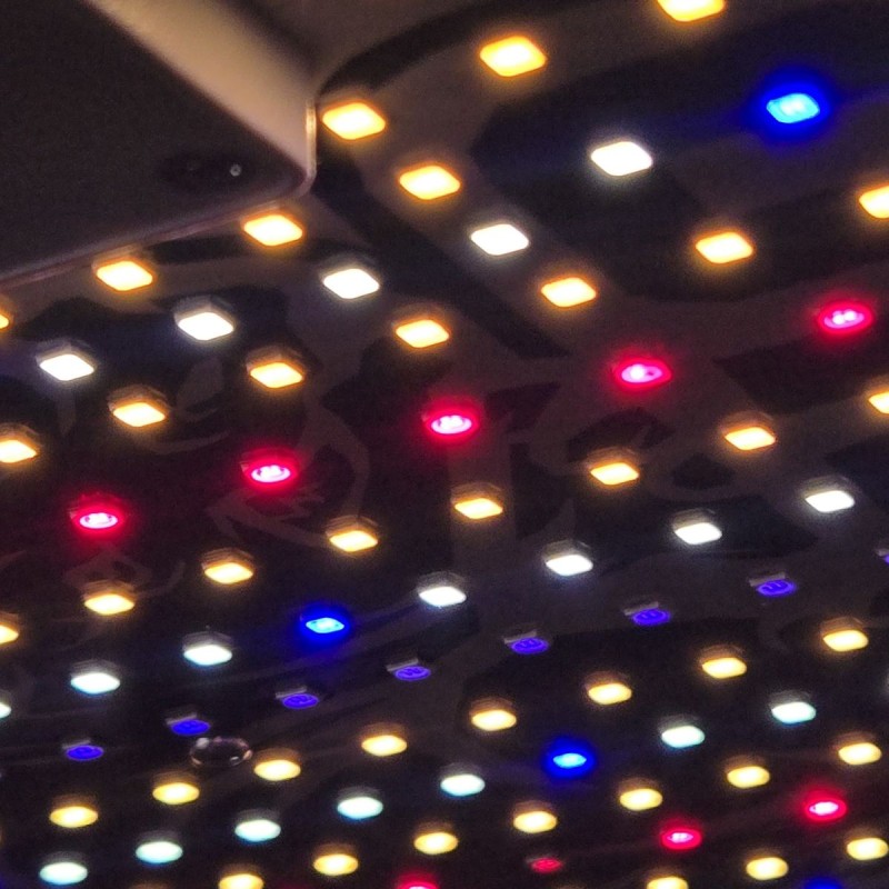 Rhino PRO 130 V2.0 - LED-Wachstumslicht - Vollspektrum-Wachstum und Blüte
